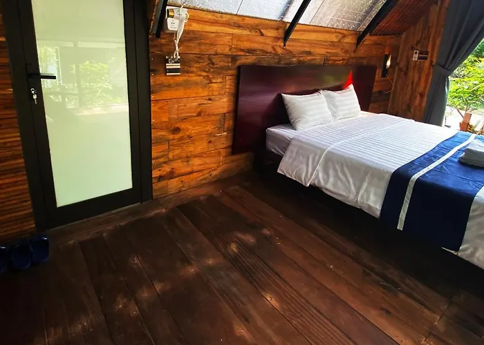 Htc Tuan Chau * Ha Long